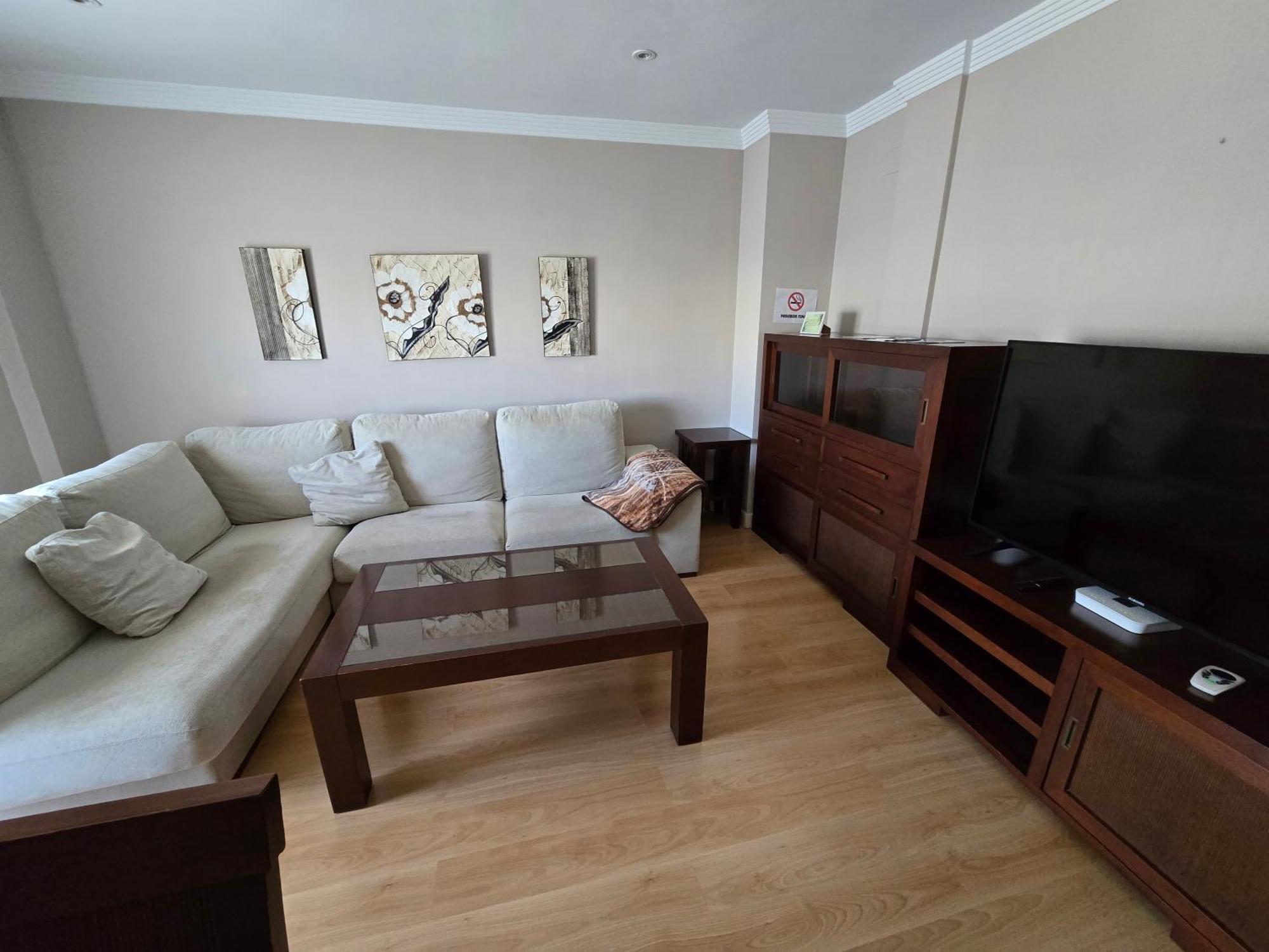 Plaza Parking Free Apartment *